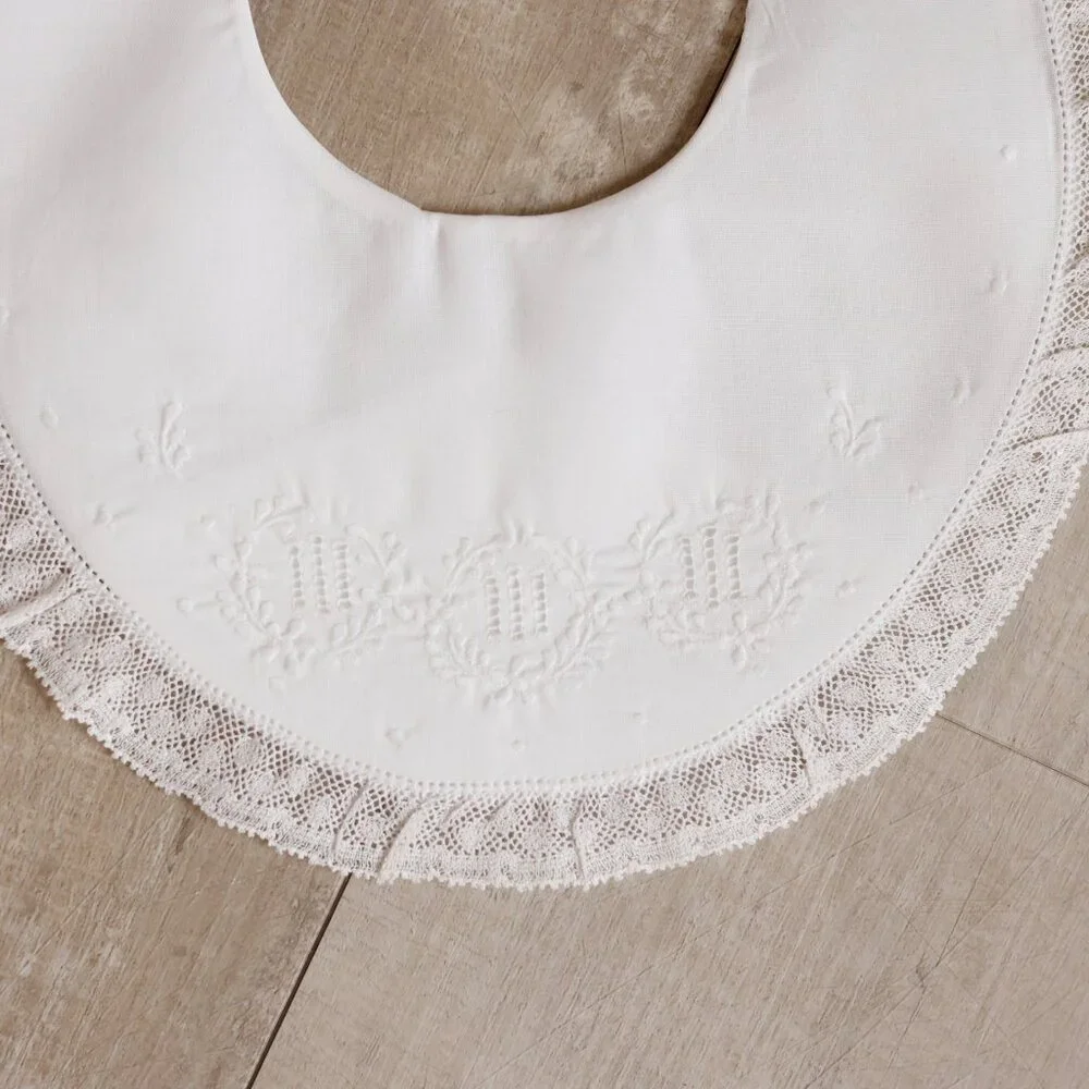 Feltman Brothers White Laurel Leaf Embroidered Bib Baby Special Occasion NWT